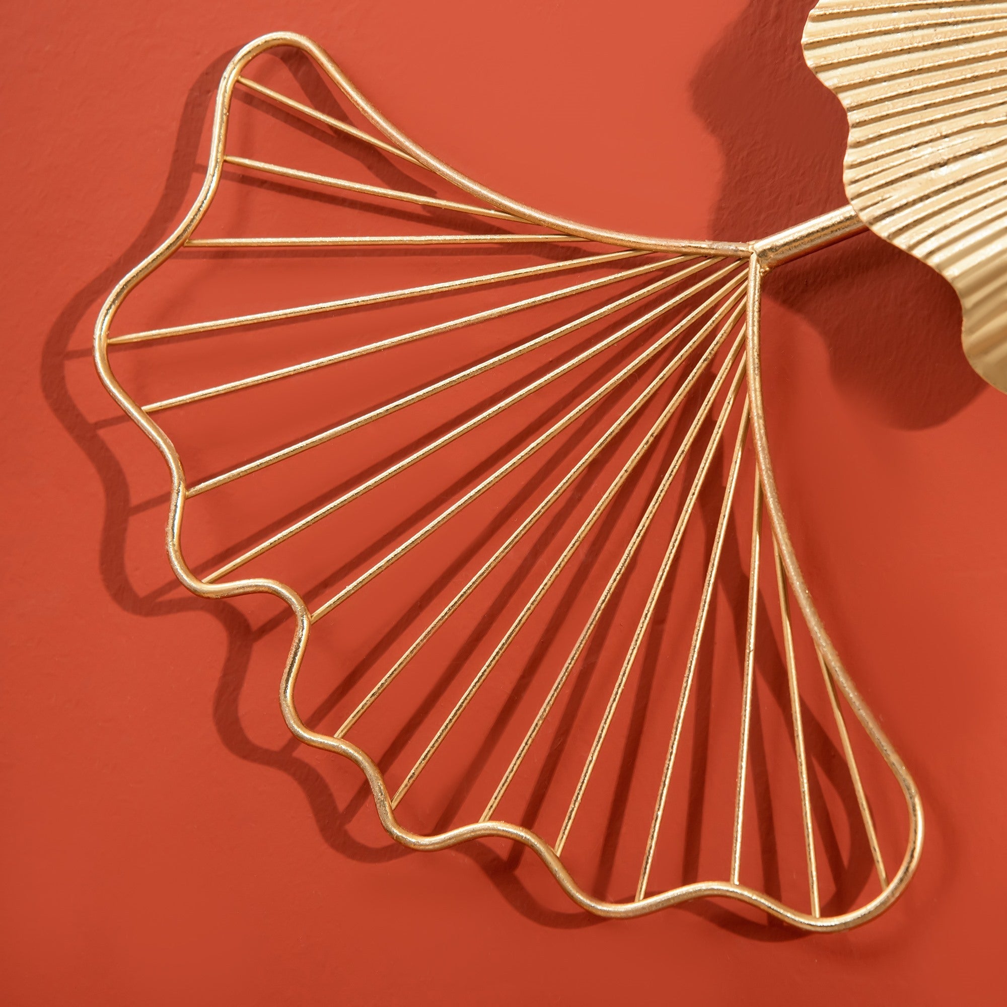Easycomfort Decorazione Murale 3D in Metallo, Wall Art Dorata with Foglie di Ginkgo 138x70cm