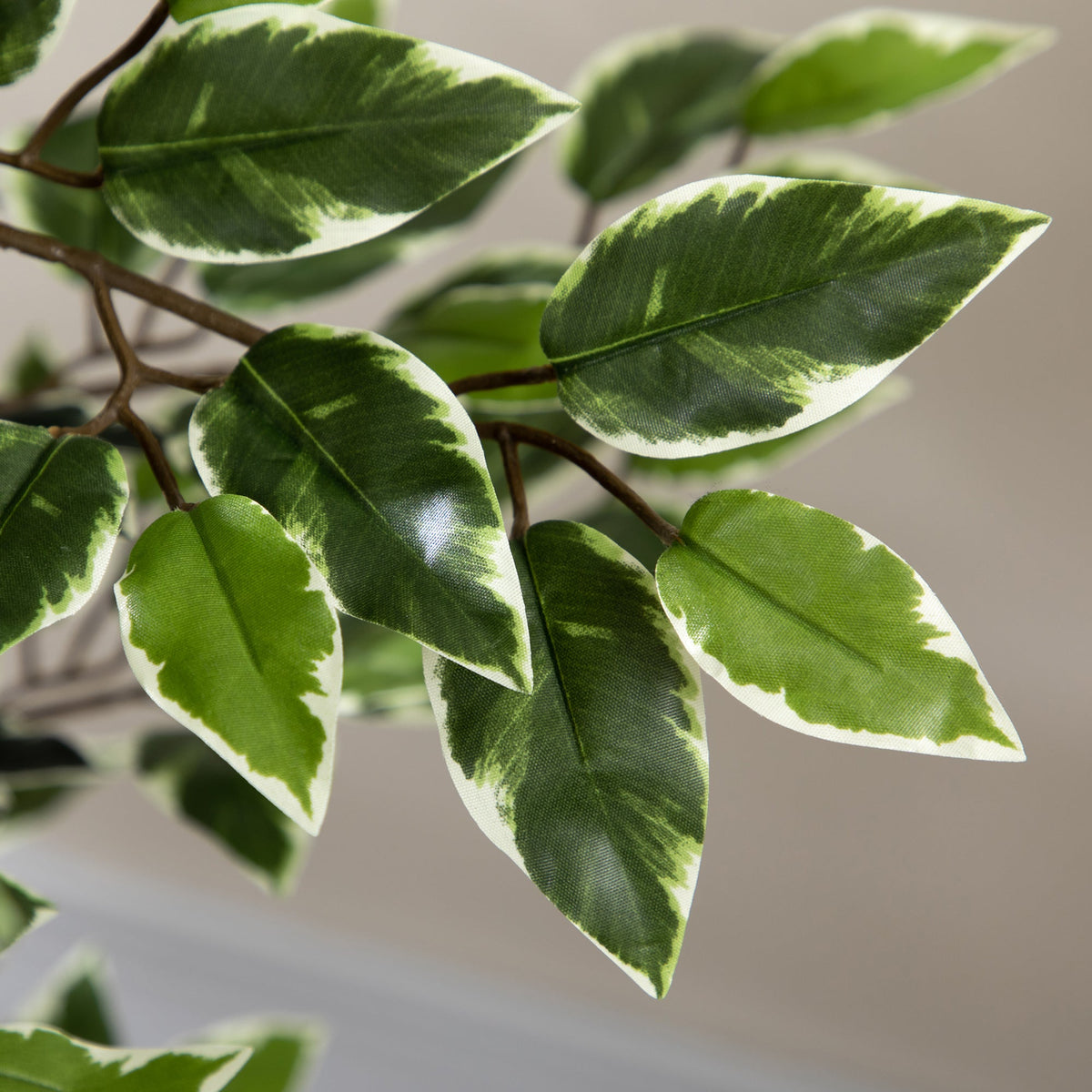 EasyComfort Ficus kunstplant 130 cm — 3 stammen, 702 bladeren, pot Ø15x 12.5 cm