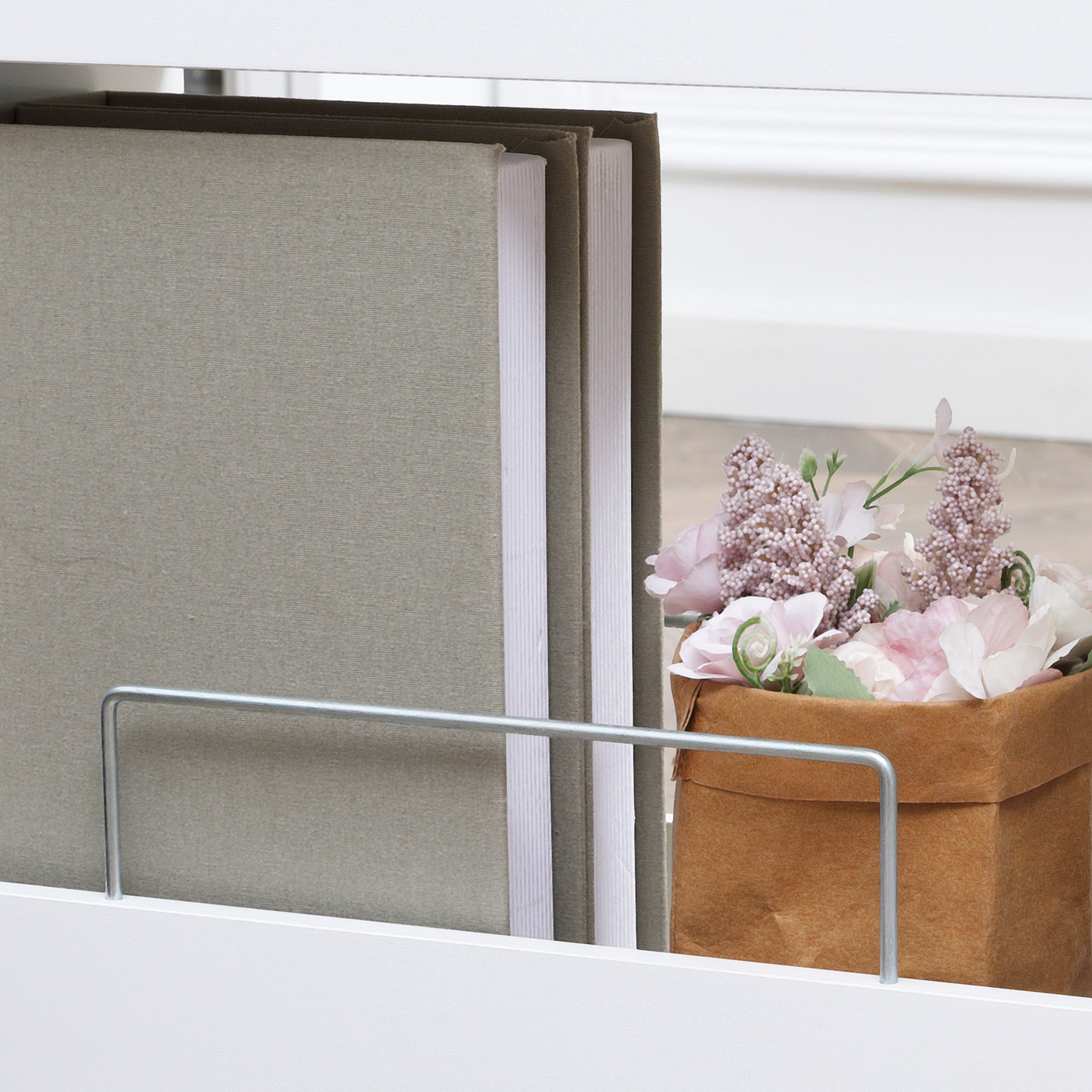 Easycomfort Carrello Salvaspazio Multiuso in Legno MDF e Ruote, 42.5x20.3x66.7cm, white