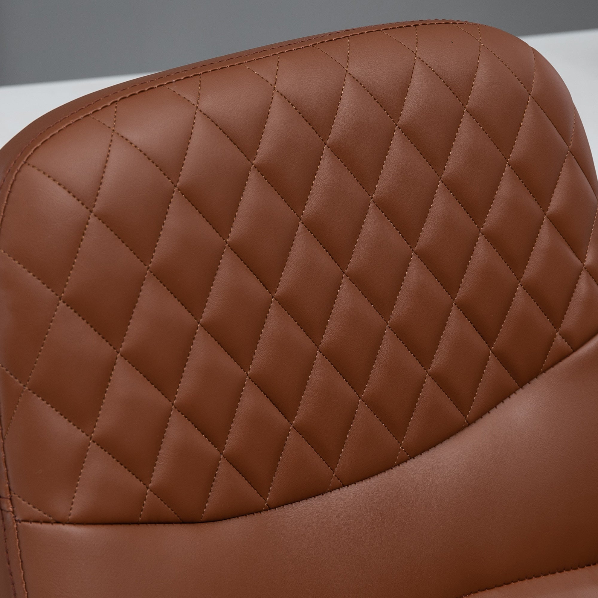 Easycomfort Sedia da Ufficio a Dondolo with 2 Punti Massaggianti e Porta USB, Poltrona da Ufficio in Finta Pelle Marrone with Altezza Regolabile, 59x63x92-101cm