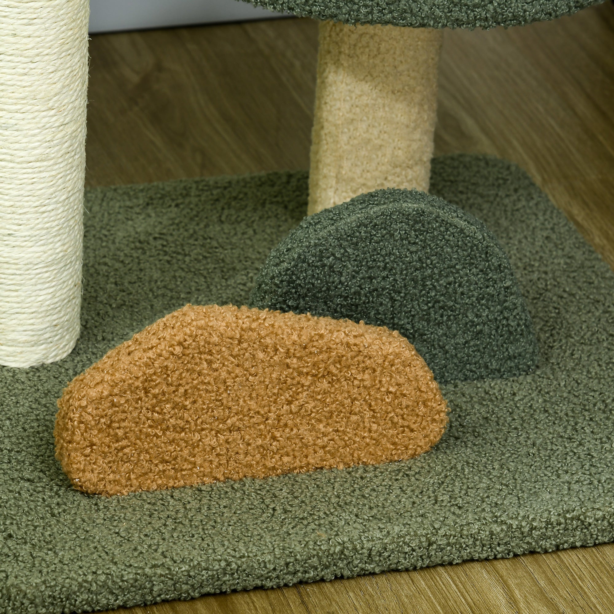 EASYCOMFORT Scratching Post for Cats with 2 Beds, Ball and Velvet Cover, 43x39x52cm