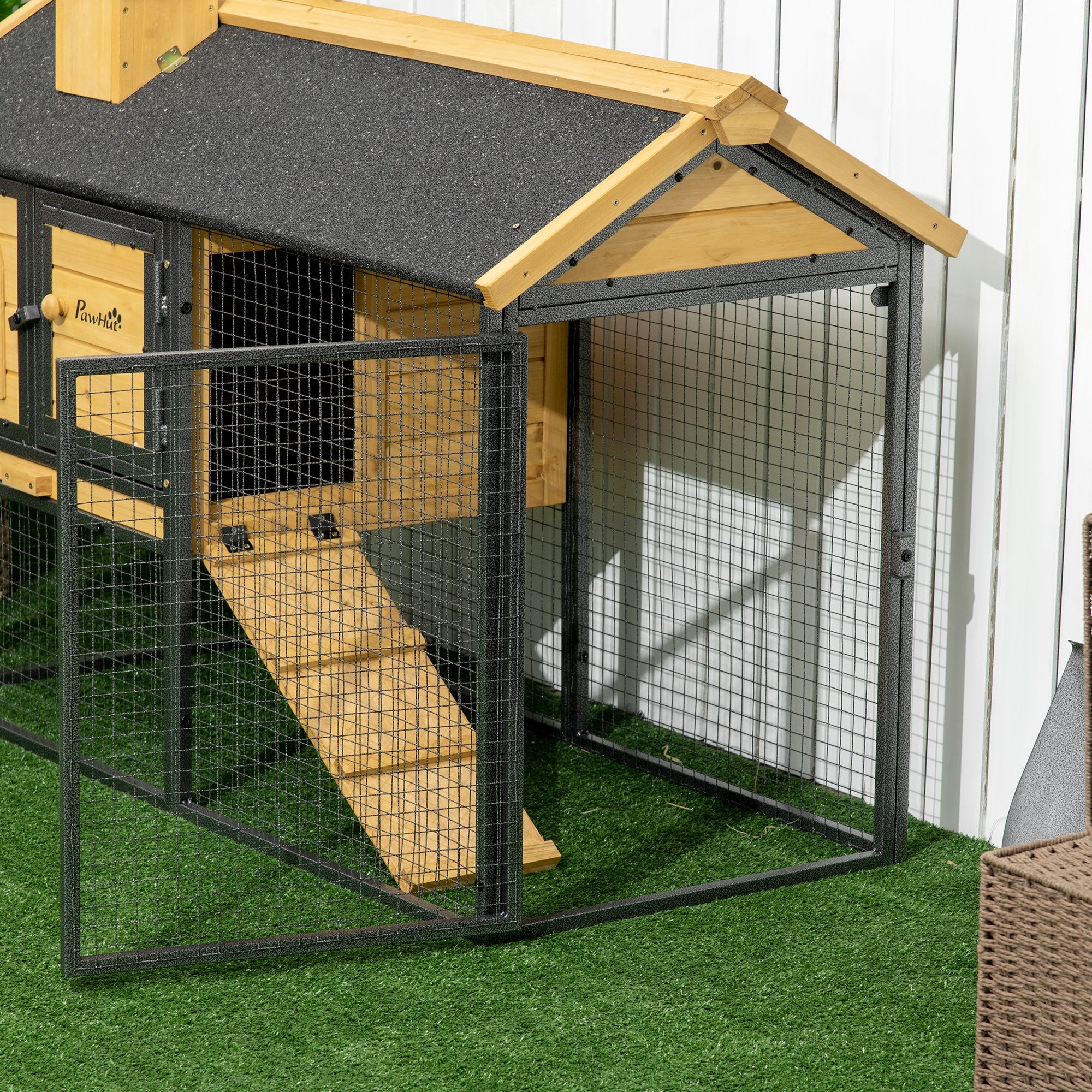EASYCOMFORT 2-Tier Outdoor Hutch in Fir Wood and Steel with Removable Tray, 120x55.5x80 cm
