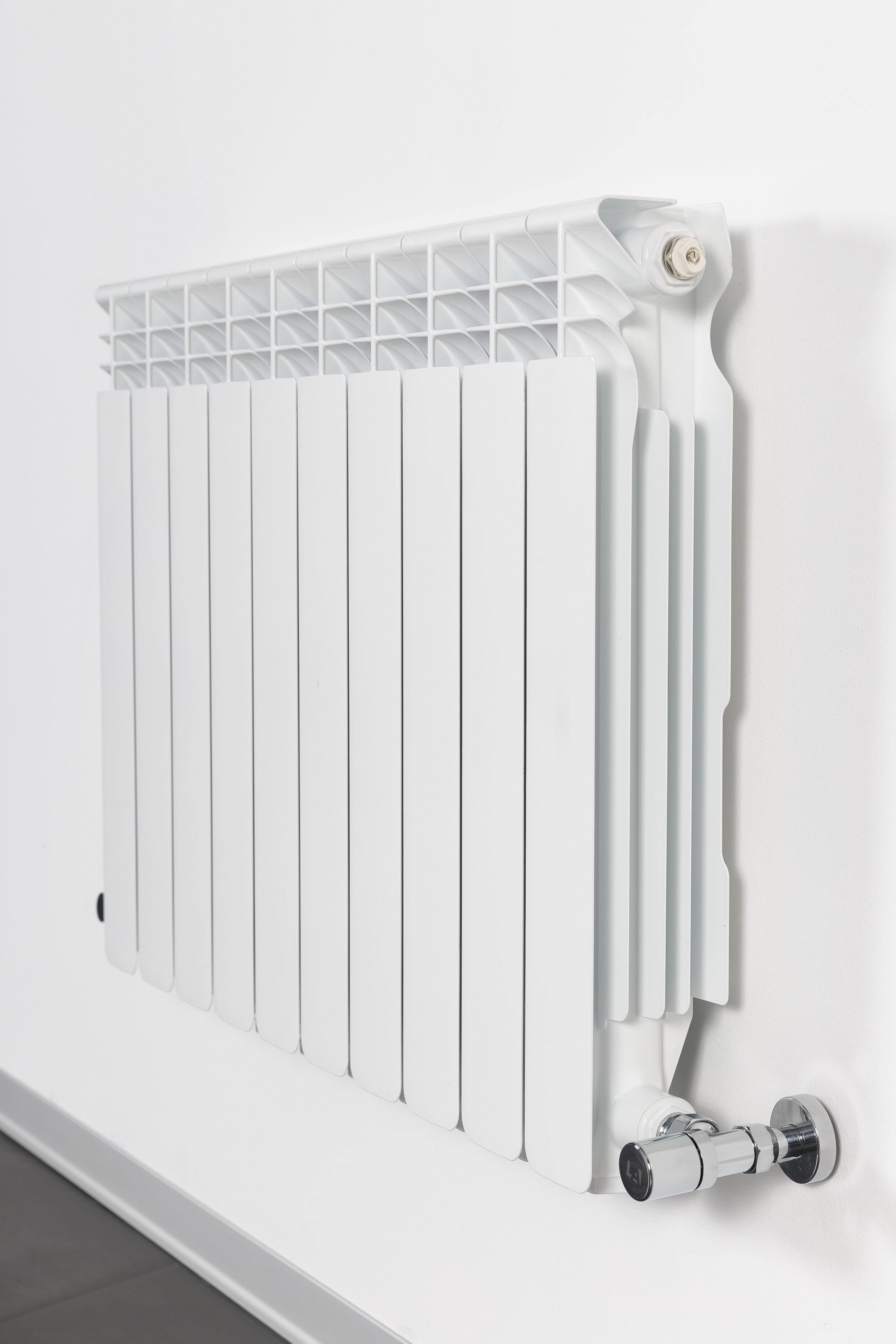 Radiatori 2000 Helyos EVO aluminium radiator 12 elementen, hartafstand 500, hoogte 578