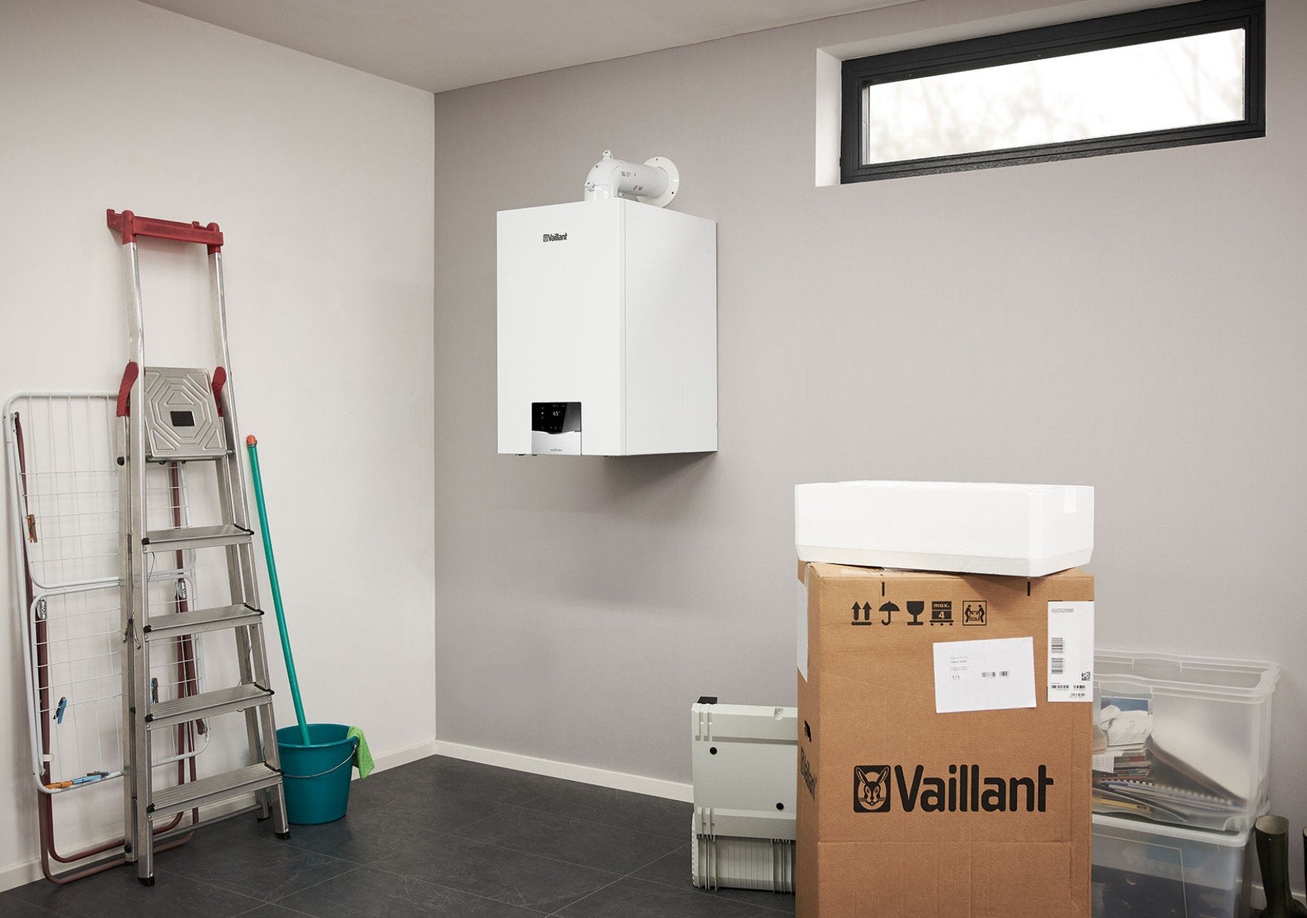 Vaillant ecoTEC Plus VMI 26 CS/1-5 Condensing Boiler with Boiler 0010025186 Methane / LPG Low NOx Complete with fume exhaust kit