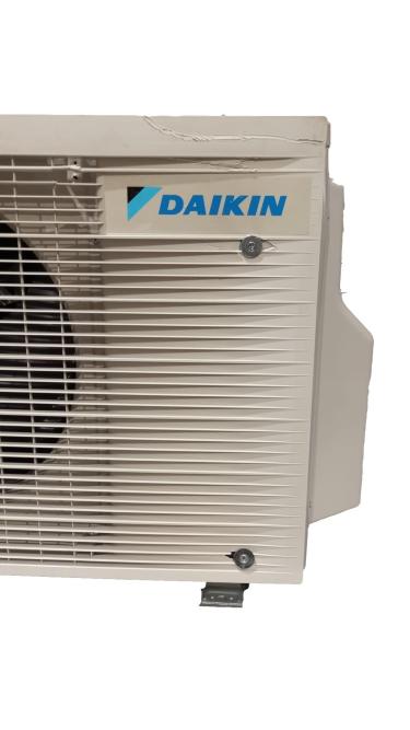 AREA OCCASIONI 3015 Condizionatore Dual Split Daikin Perfera All Seasons 9+9 con 2MXM40A R-32 Wi-Fi Integrato