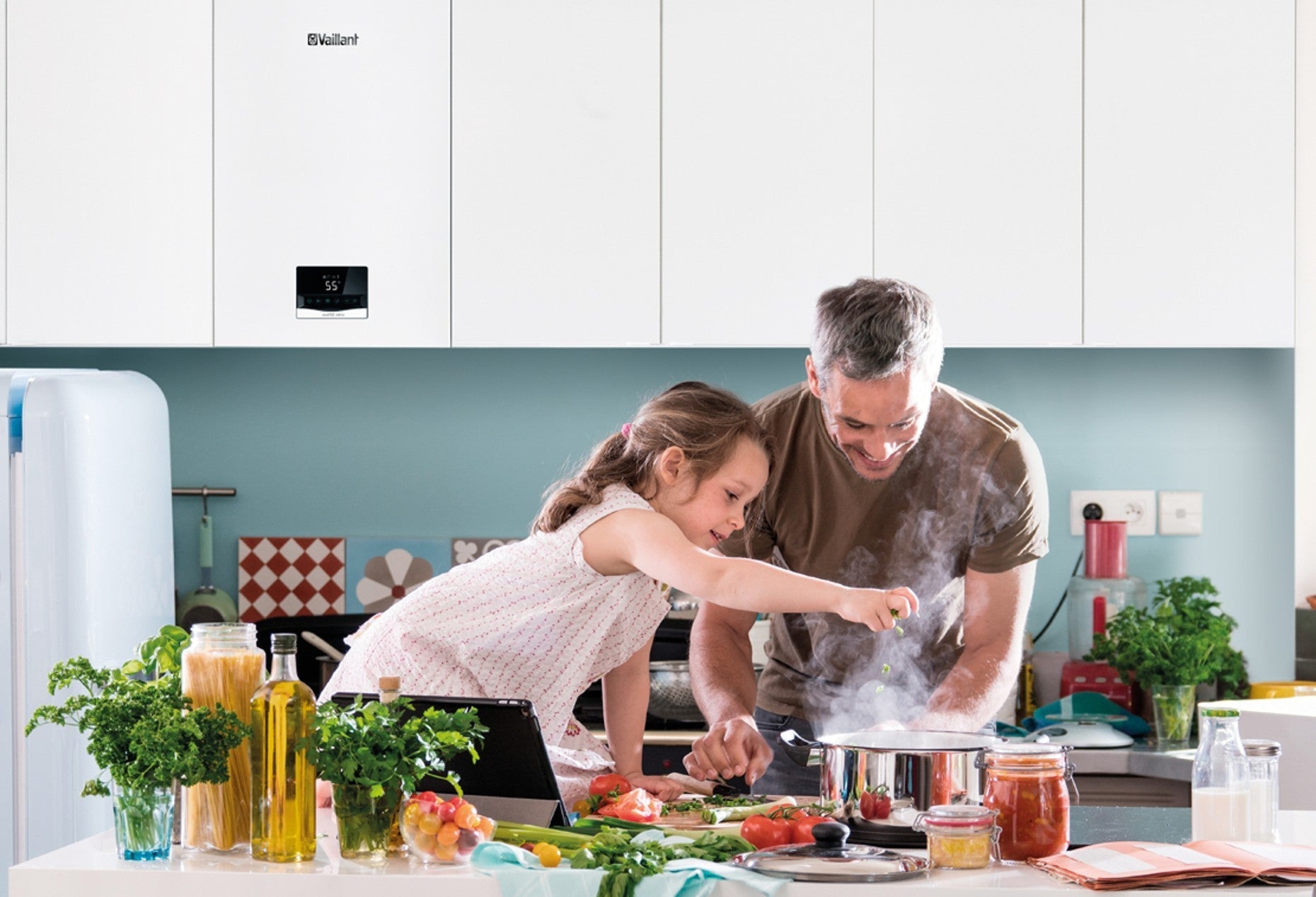 Caldaia a Condensazione Vaillant ecoTEC Intro 28 kW VMW 24/28 AS/2-1 Metano/Gpl con Kit Scarico Fumi