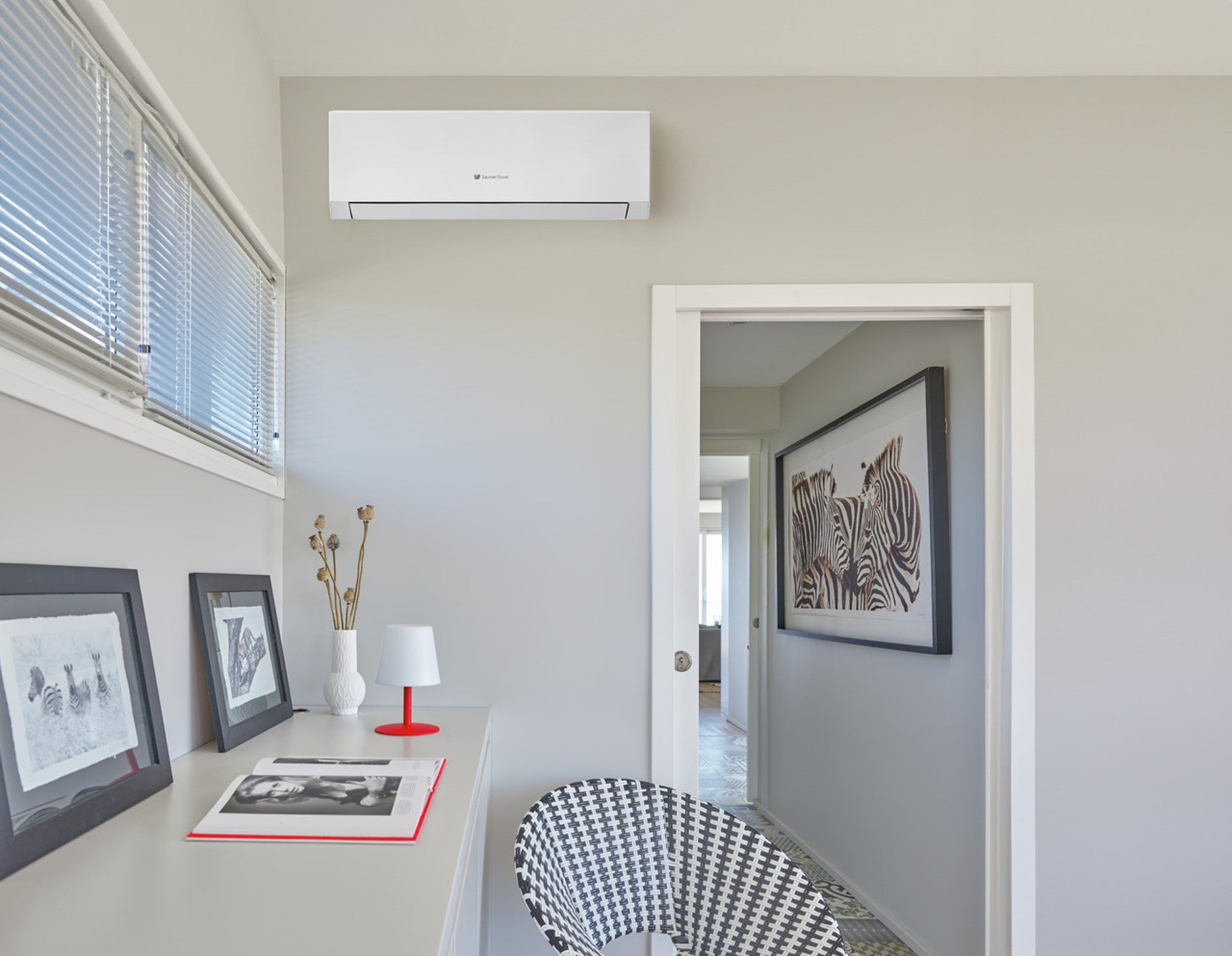 Air conditioner Hermann Saunier Duval VivAir Max 12000 Btu SDHP 1-035 WN R-32 built-in Wi-Fi