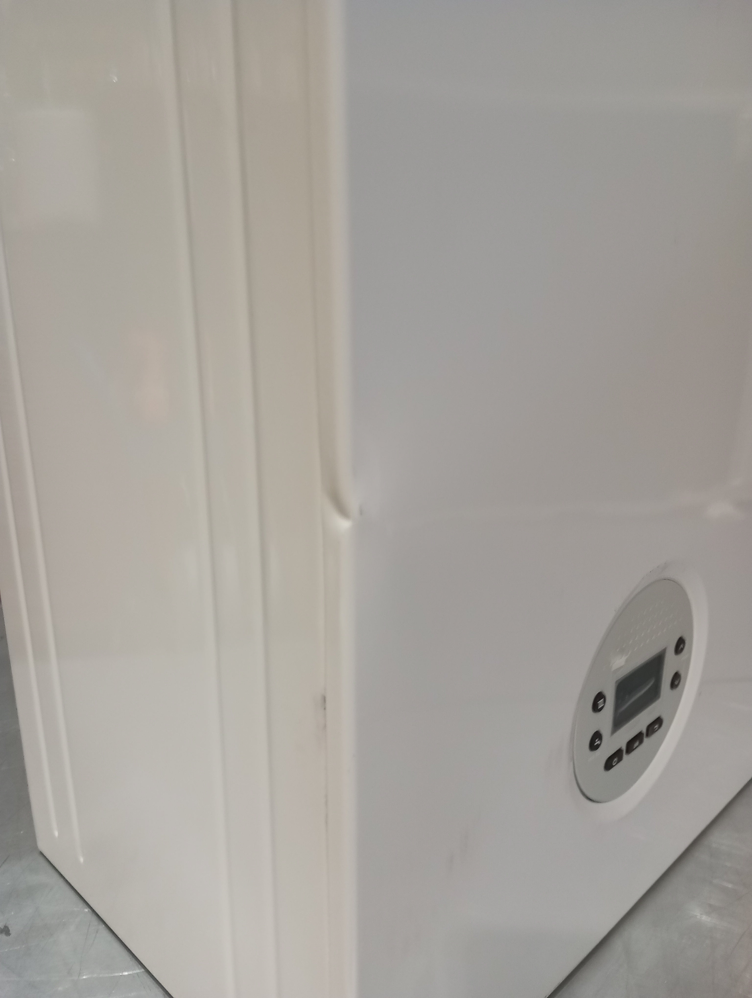 AREA OCCASIONI 5122 Caldaia a Condensazione Junkers Bosch CONDENS 1200 W GC1200W 24/24 C 23 Metano con Kit Scarico Fumi