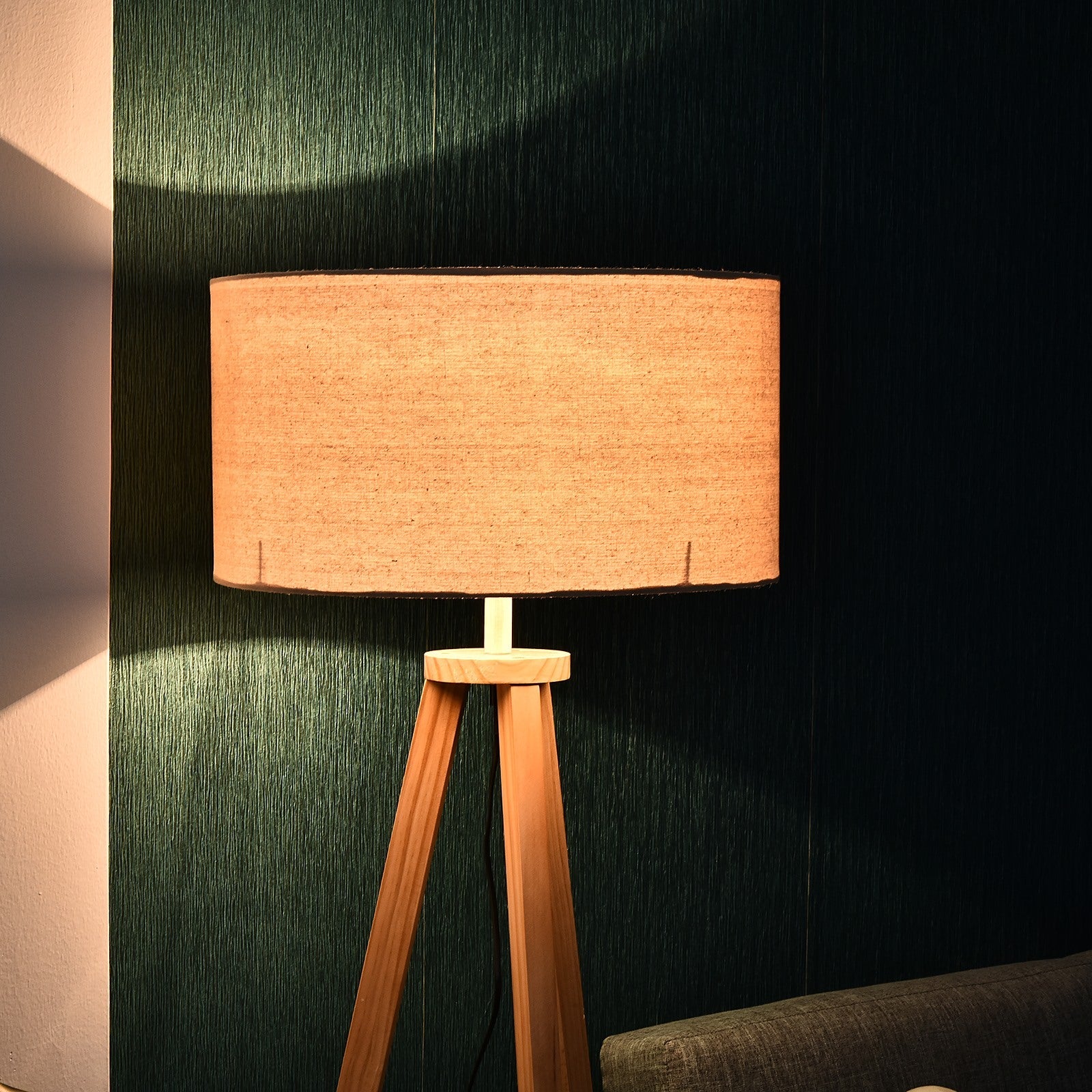 Easycomfort Lampada da Terra with Ripiano Intermedio Paralume in Lino Interruttore a Pedale Risparmio Energetico Altezza 154cm, Legno, 50x50x154 cm
