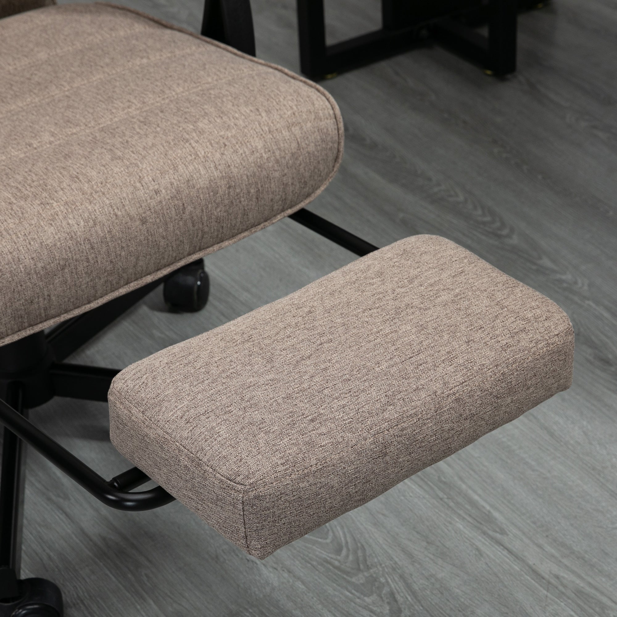 Easycomfort Sedia da Ufficio with Altezza Regolabile, Poggiapiedi Incluso e Seduta Imbottita, 68x67x106-114 cm, Marrone